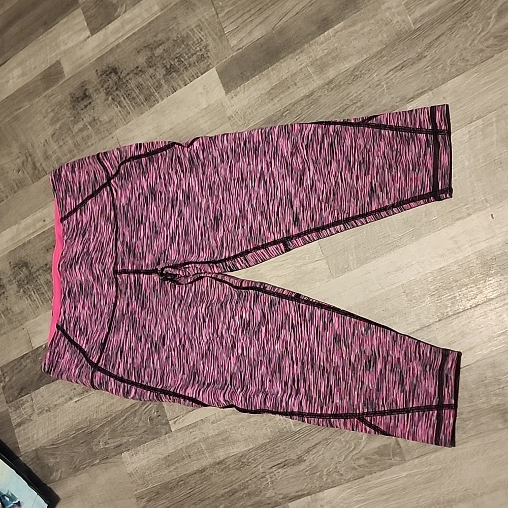 Victoria's Secret Knockout Crop Leggings Size S